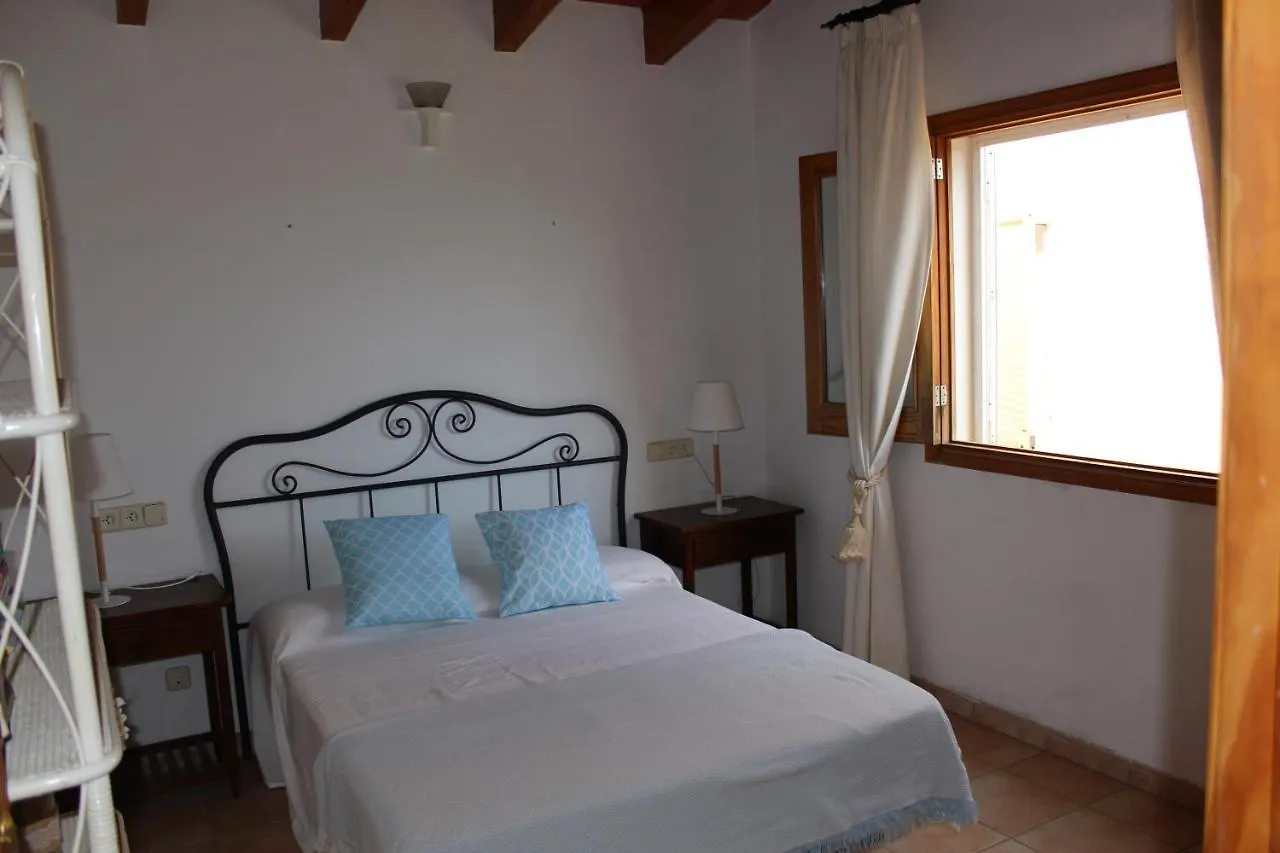 Casa rural finca son gallina con piscina y jardín en Sa Pobla, ideal para 6 personas España