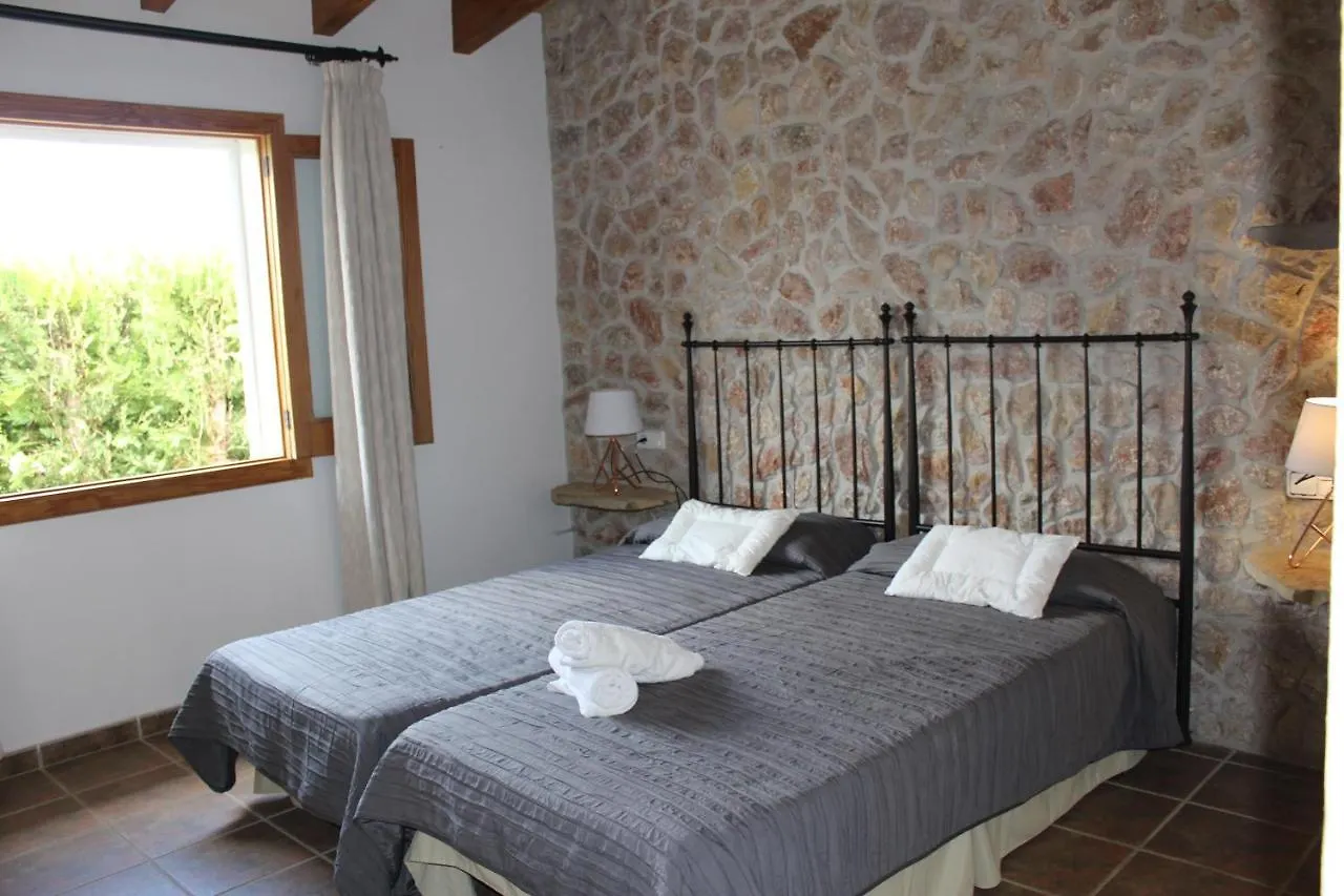 Casa rural finca son gallina con piscina y jardín en Sa Pobla, ideal para 6 personas